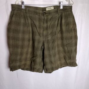 Eddie Bauer pleated shorts